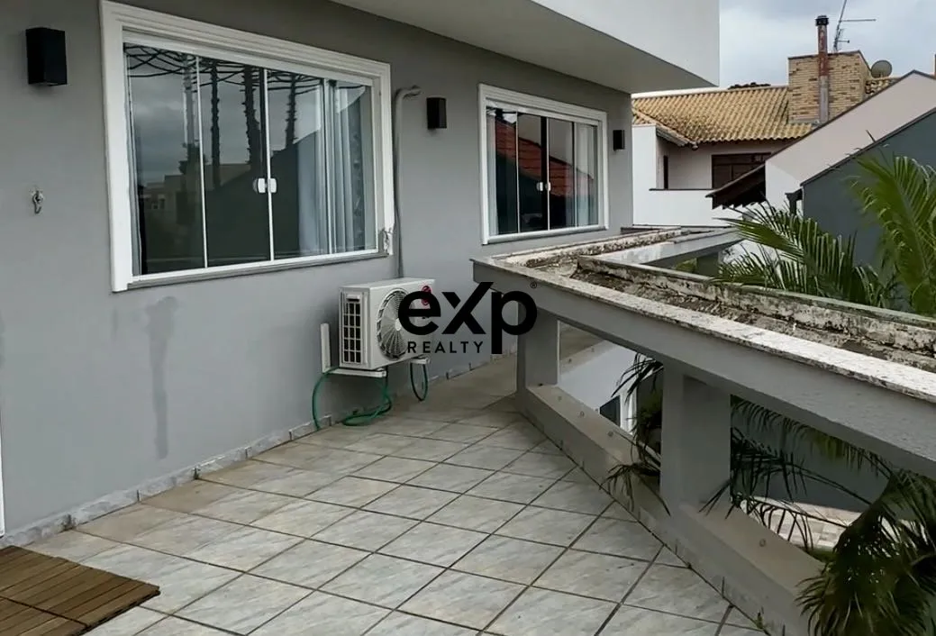 Rental house with 4 bedrooms and 3 bathrooms — photo 8