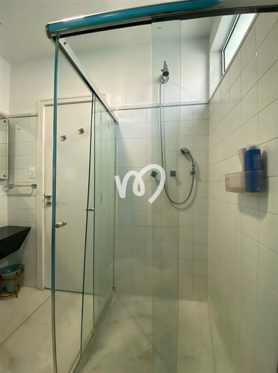 Furnished 314 m² apartment with 5 bedrooms — photo 16