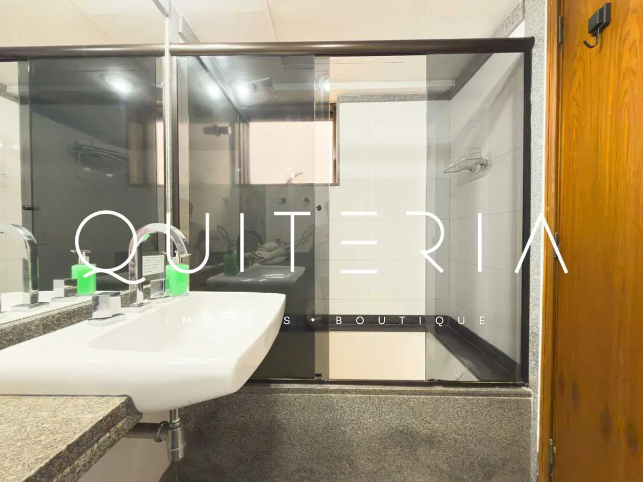 Rental apartment with balcony and 2 en-suite bedrooms — photo 11
