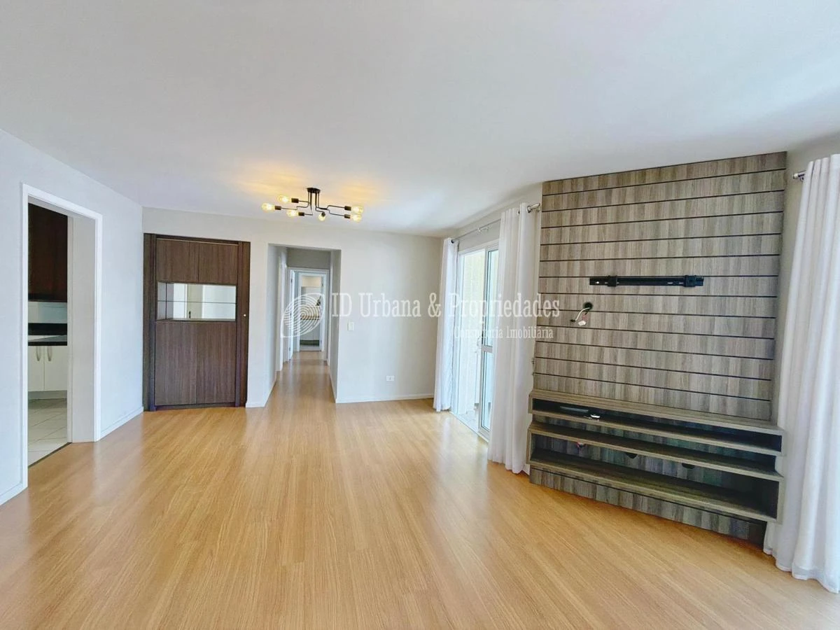3-bedroom apartment in a building with a pool — photo 34