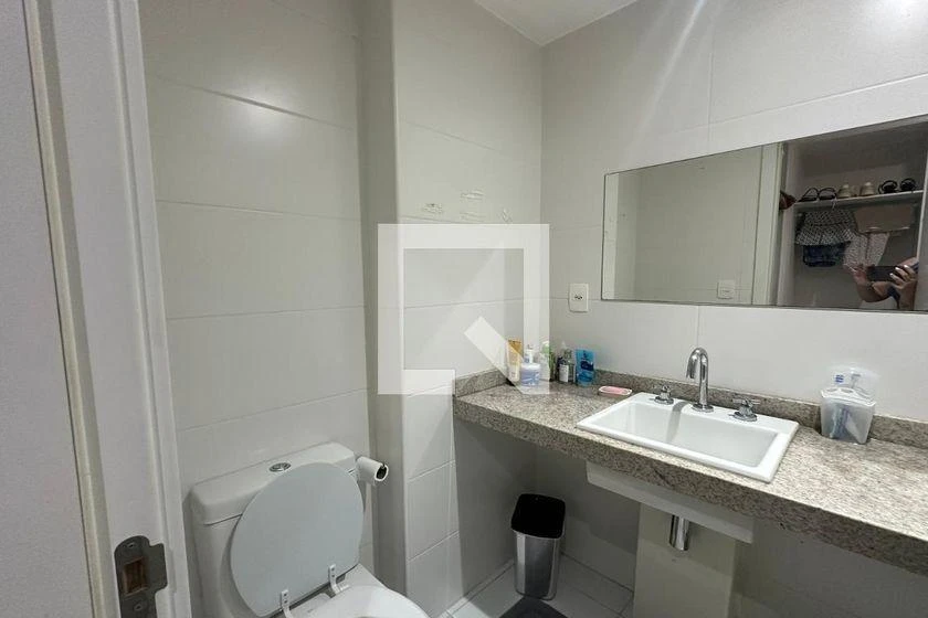 Furnished 2-bedroom apartment with balcony — photo 21