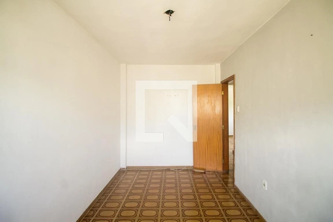 2-bedroom apartment in a building with a pool — photo 15