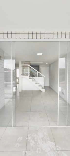 Duplex top-floor home with 3 bedrooms and 1 suite — photo 14