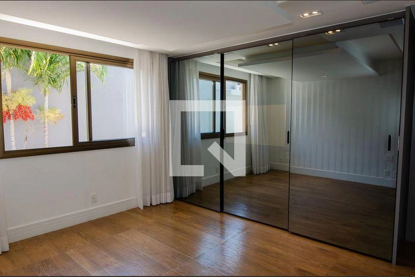 Casa de 4 quartos com 234 m² e 6 banheiros — photo 16