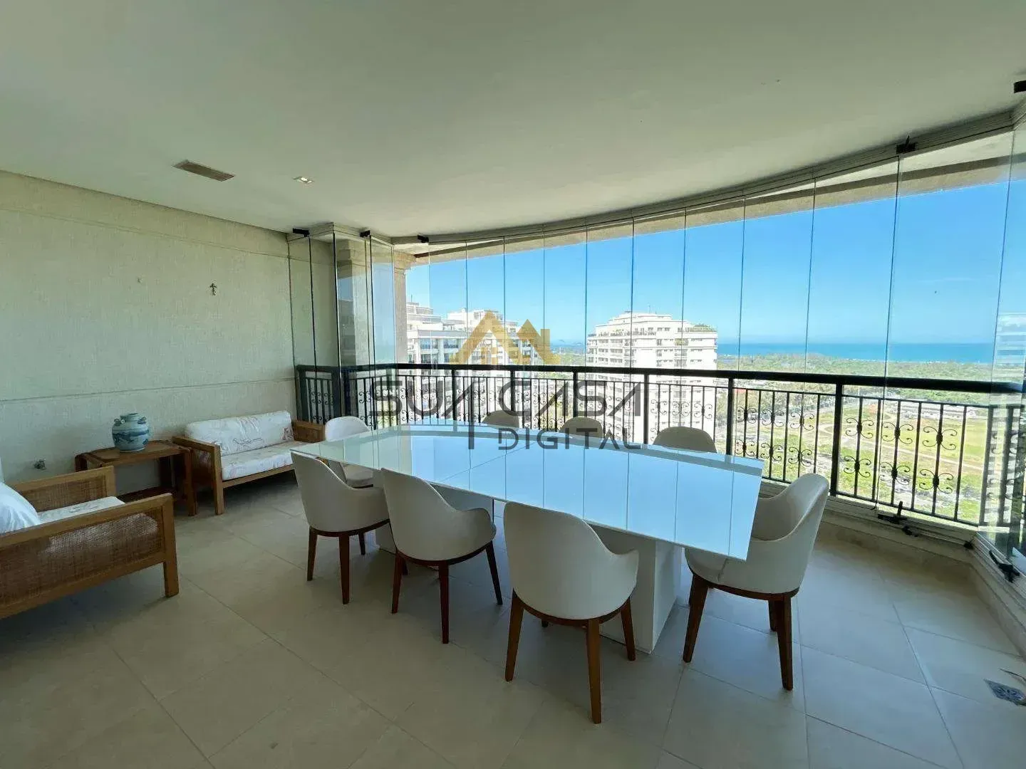 Penthouse with 4 bedrooms and an open-plan kitchen — photo 4