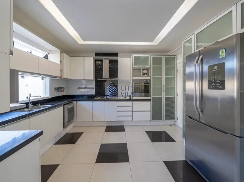 House with 5 bedrooms, 5 bathrooms and 5 parking, 1000 m² — photo 23