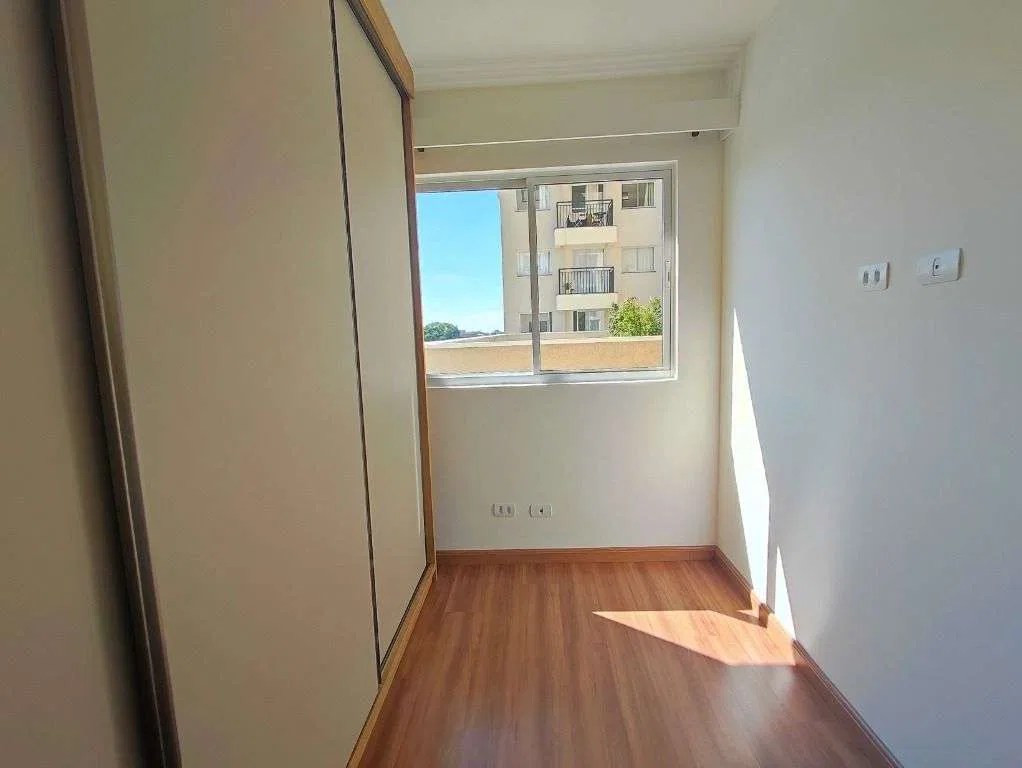 2-bedroom apartment with wood or laminate floors in Curitiba — photo 15