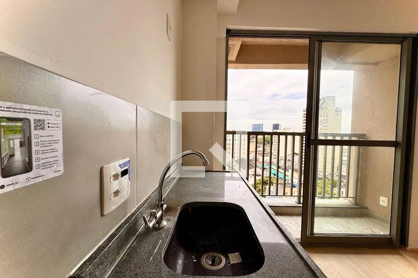 Balcony with a grill in a one-bedroom apartment, 33 m² — photo 21