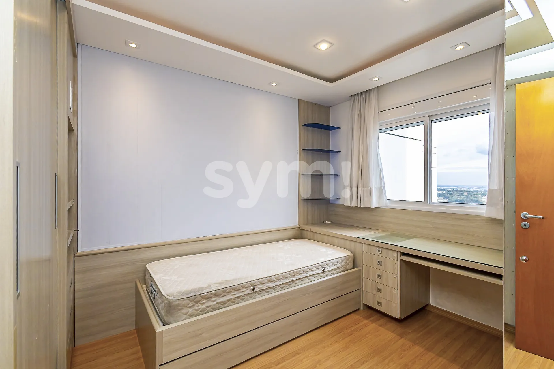 3-bedroom apartment with private BBQ on balcony — photo 12