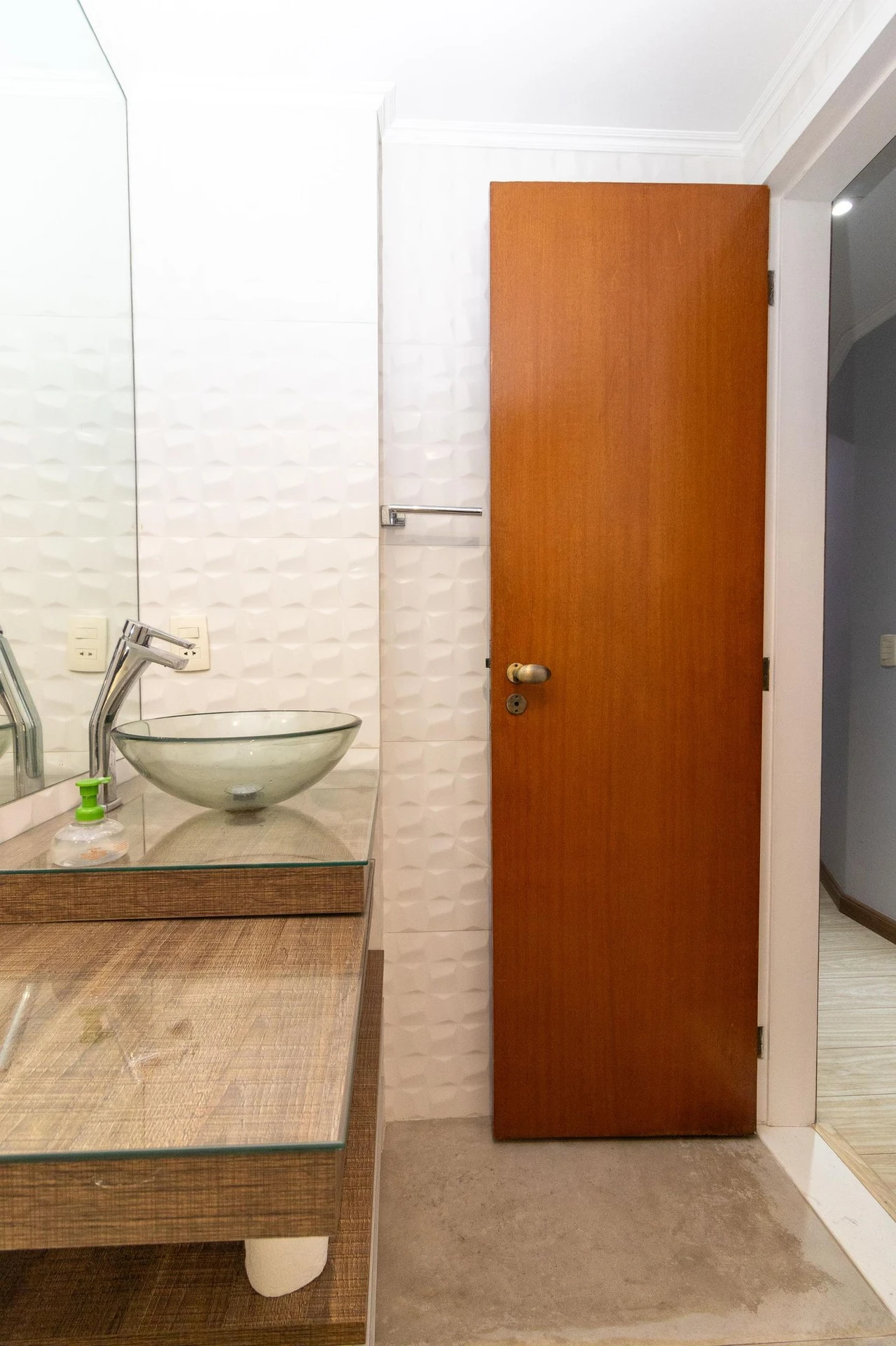 4-bedroom apartment with 2 en-suite bathrooms and garden — photo 9