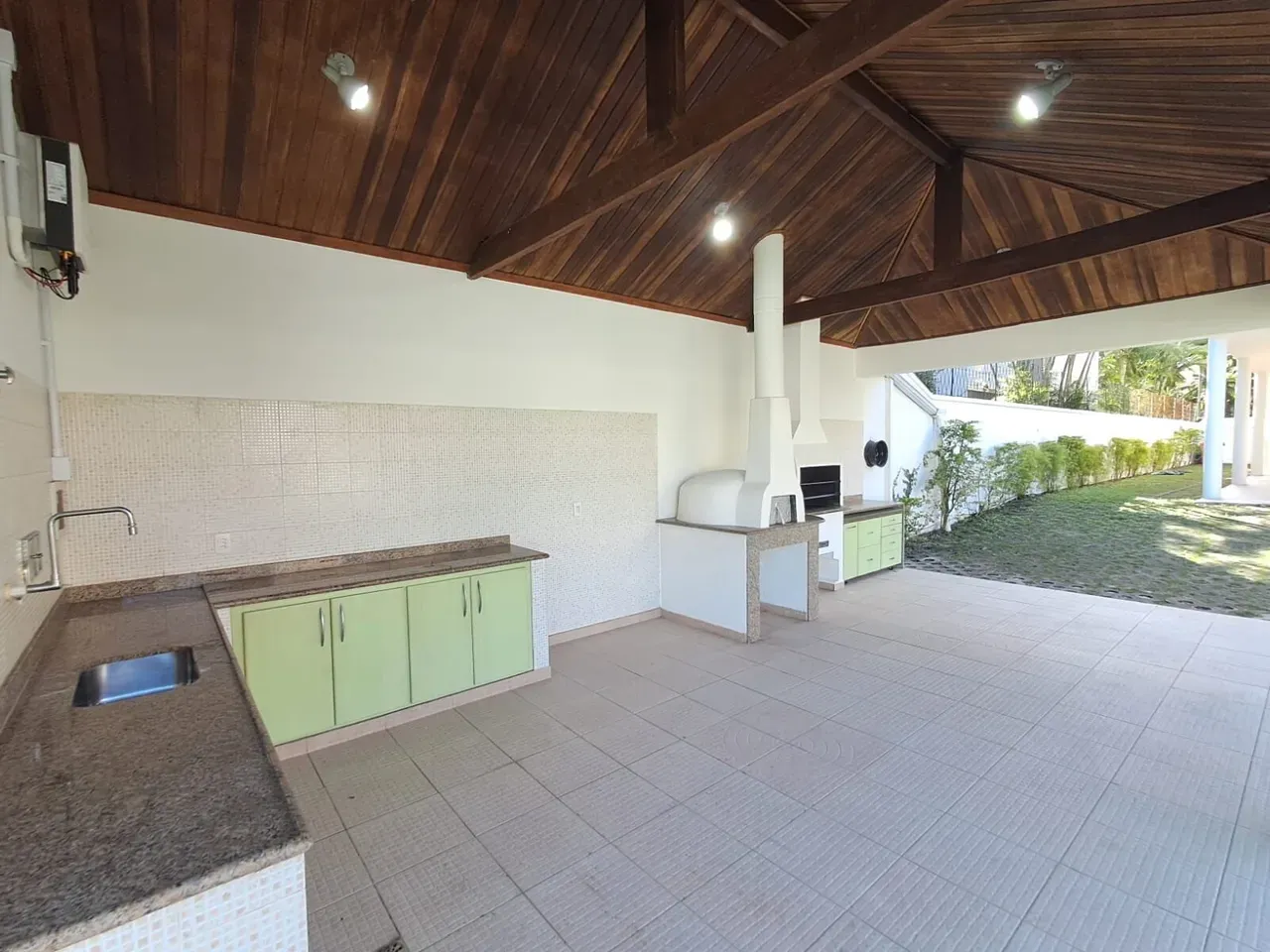 House for rent with 1,500 m², 4 bedrooms and 5 baths — photo 17