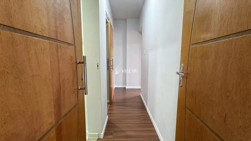 Wood or laminate floors in a 3-bedroom apartment, 80 m² — photo 20