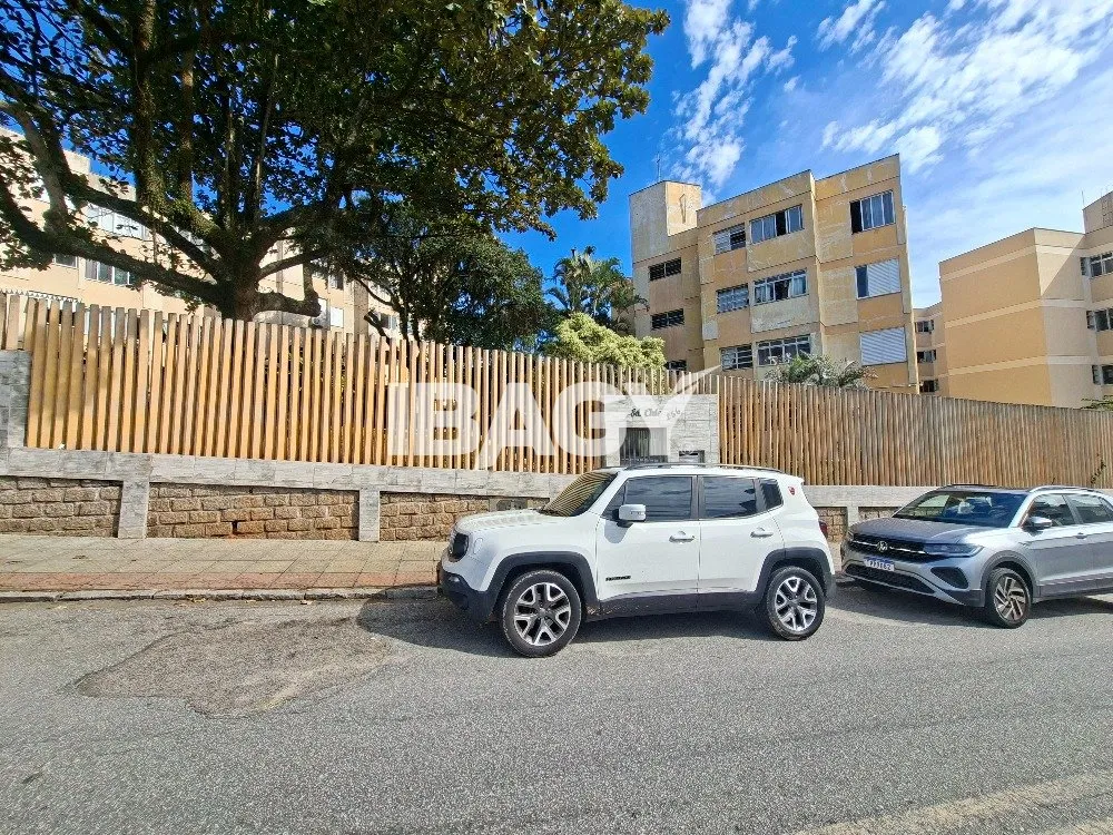 3-bedroom apartment with a half-bath and parking — photo 14