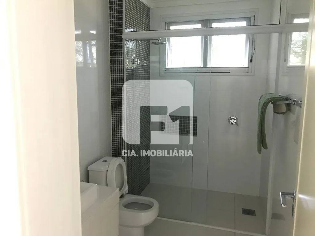 Furnished 9-suite house with open-plan kitchen — photo 36