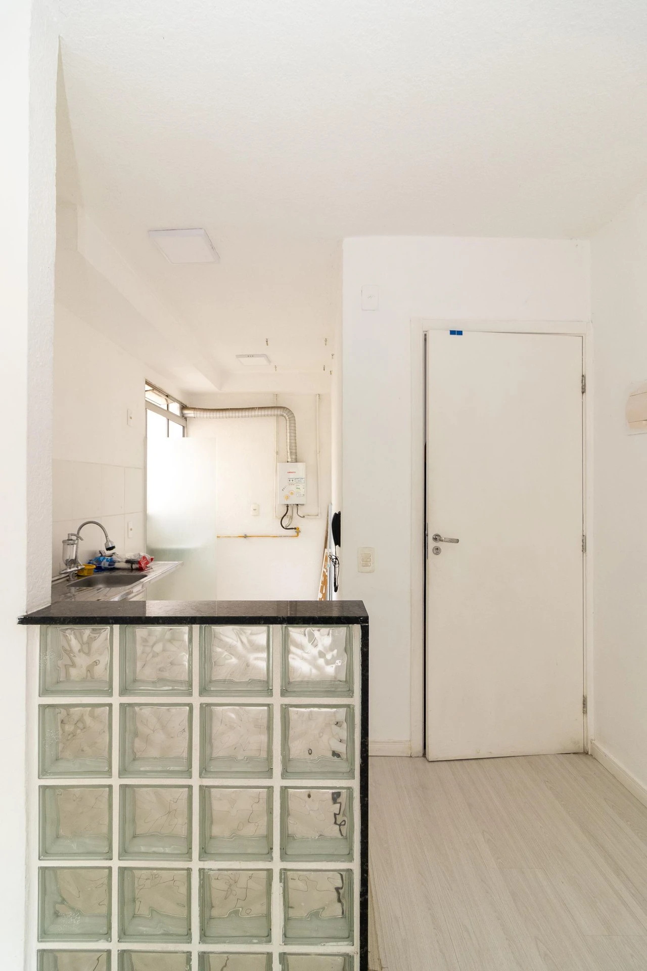 Rental apartment with 2 bedrooms and a gas stove