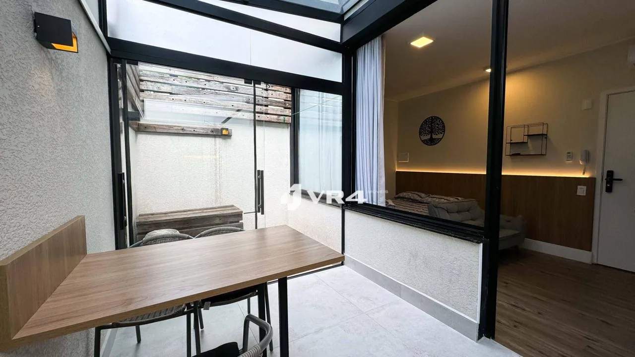 Furnished 33 m² studio with 1 bedroom and a balcony — photo 7