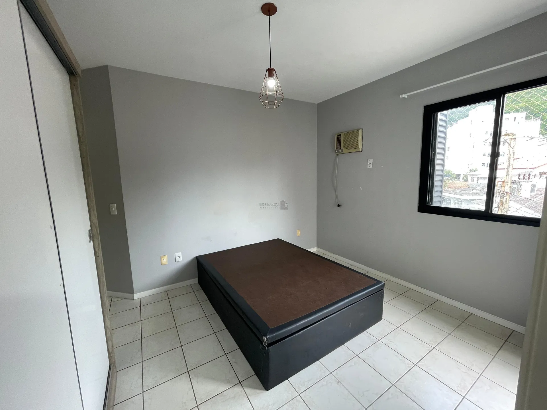Квартира с 3 спальнями и 1 спальней с ванной, 105 м² — photo 12