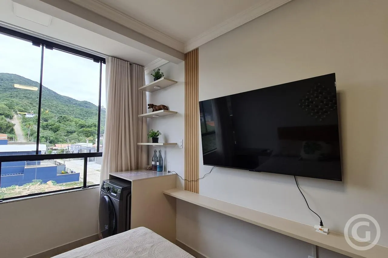 Furnished 1-bedroom apartment with open-plan kitchen — photo 14