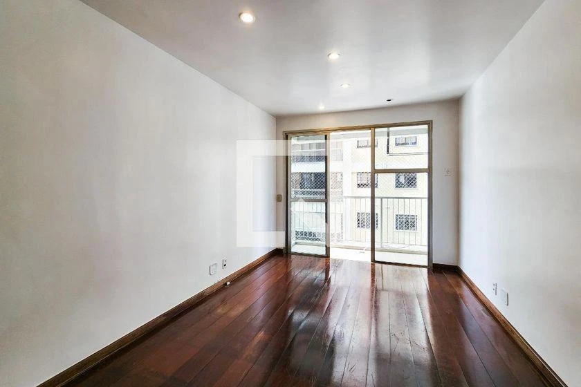 Apartamento de 2 quartos em condomínio com piscina — photo 2