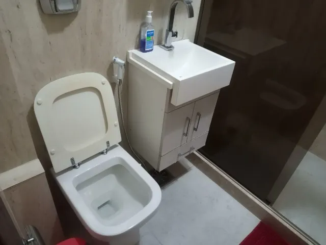 Unfurnished apartment with 2 bedrooms and a home office — photo 10