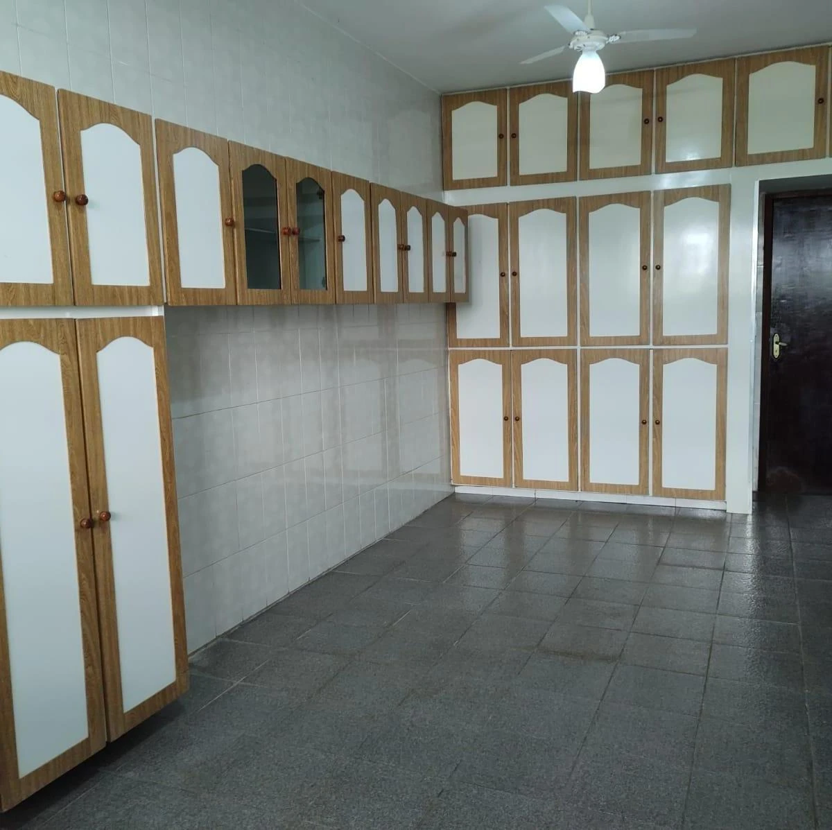 Casa térrea sem mobília com 4 quartos e 6 banheiros — photo 11