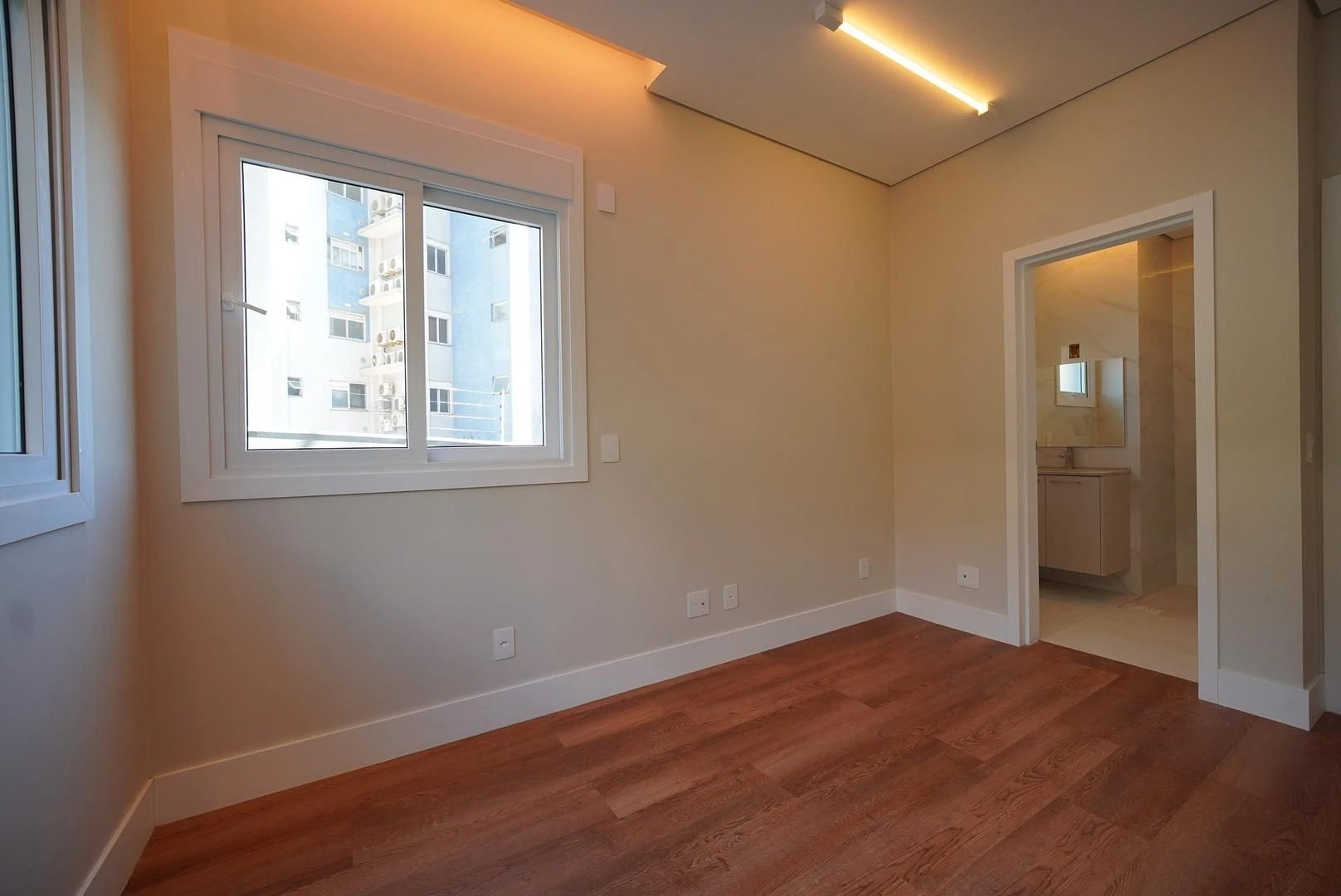 Джакузі та 3 спальні: квартира 159 м² — photo 10