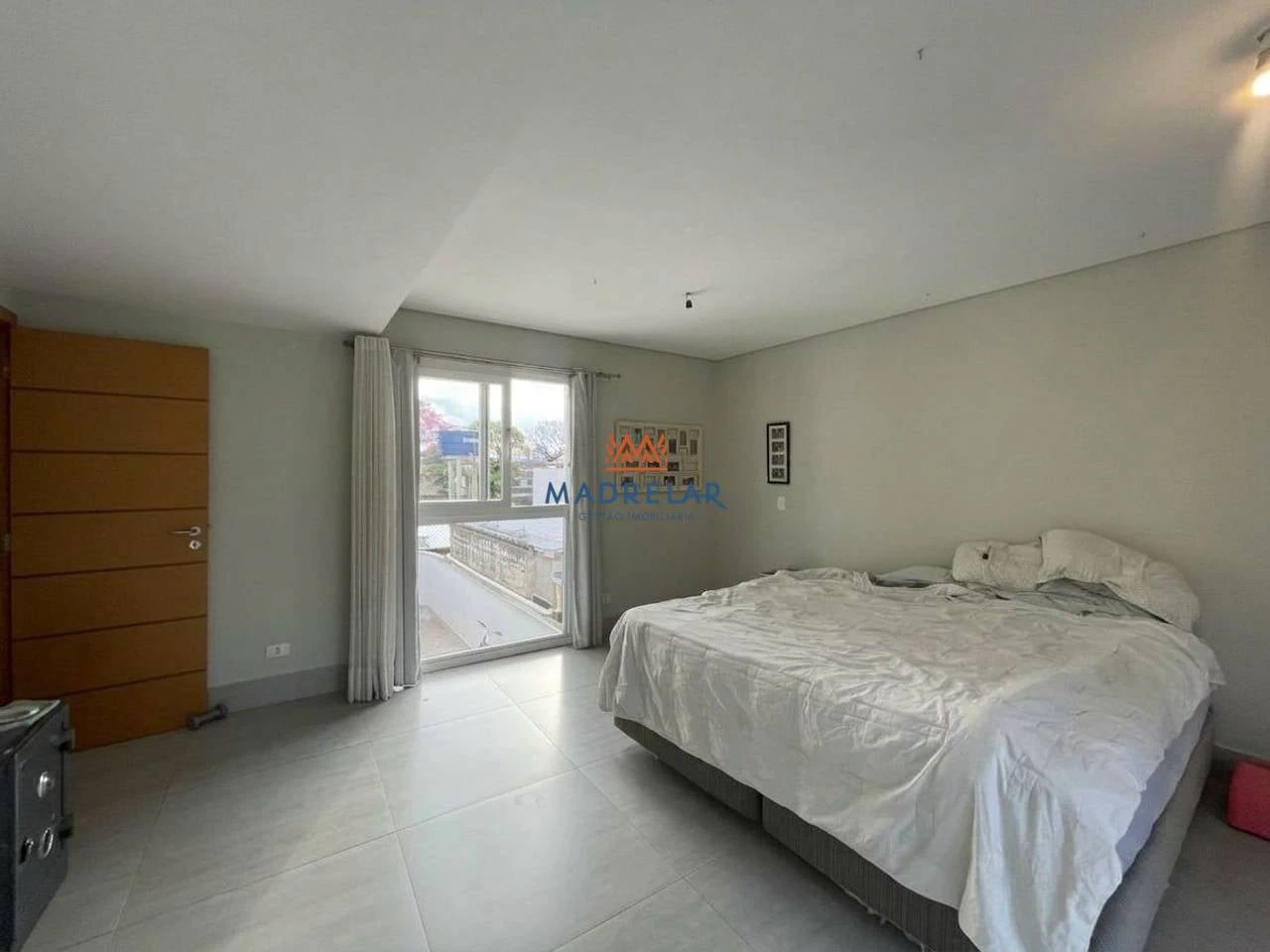 Furnished house, 389 m², with a walk-in closet — photo 8