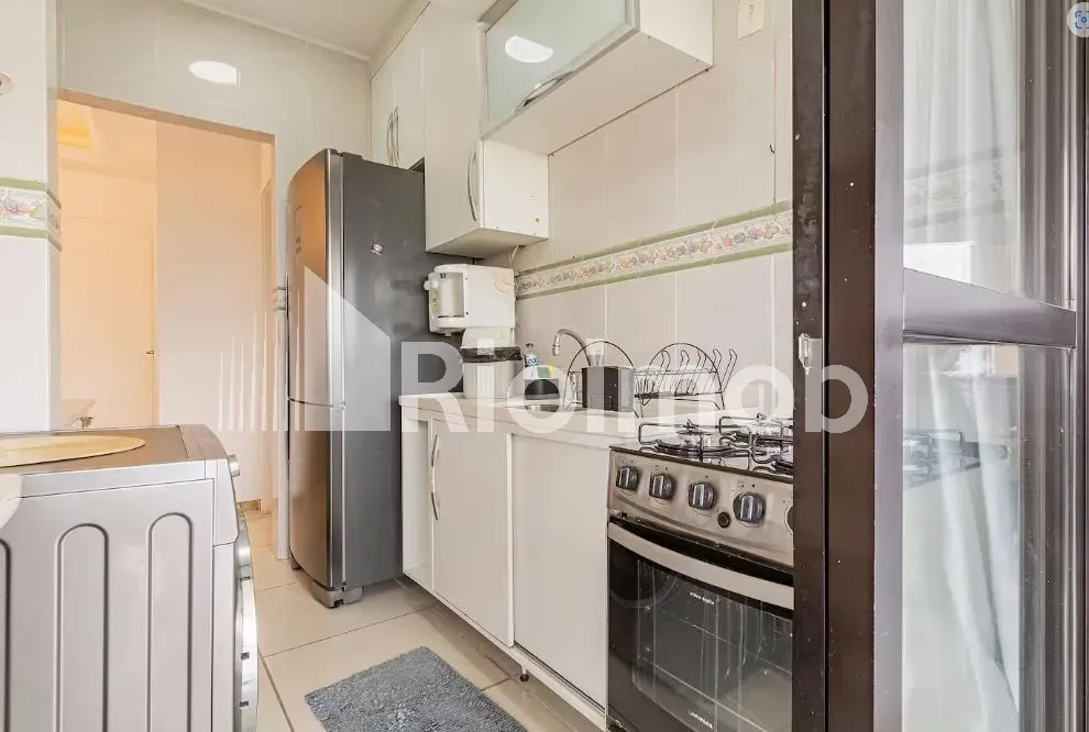 Furnished apartment with balcony and a gas stove kitchen — photo 14