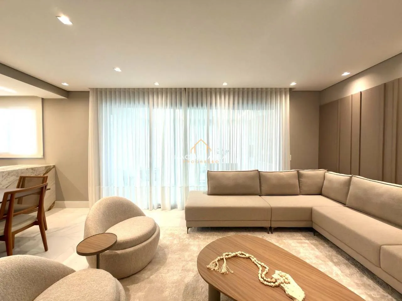 Floor-to-ceiling windows in a 3-bedroom apartment, 138 m² — photo 36