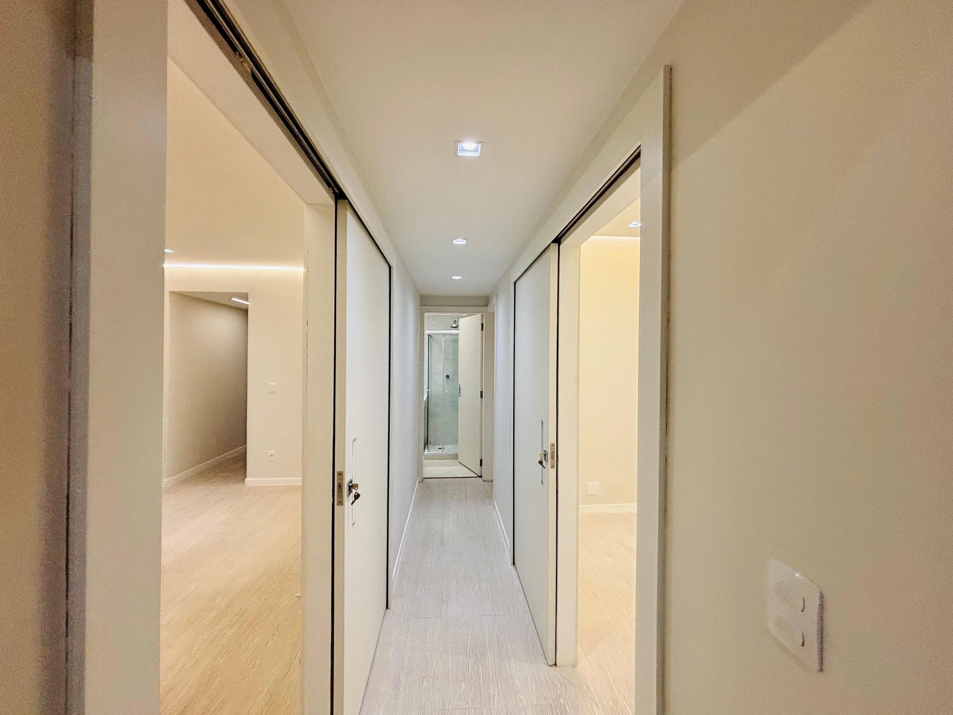 Washing machine in a 3-bedroom apartment, 401 m² — photo 38