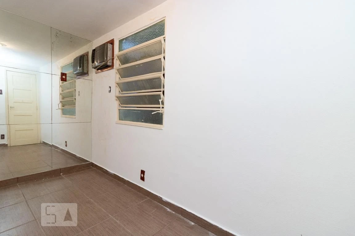 4-bedroom house with closed kitchen, 3 baths and parking — photo 38