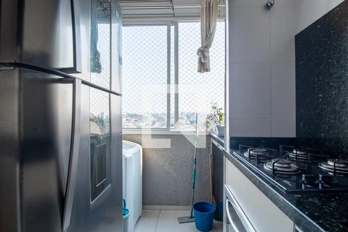 Balcony with a grill in a 2-bedroom apartment, 48 m² — photo 20