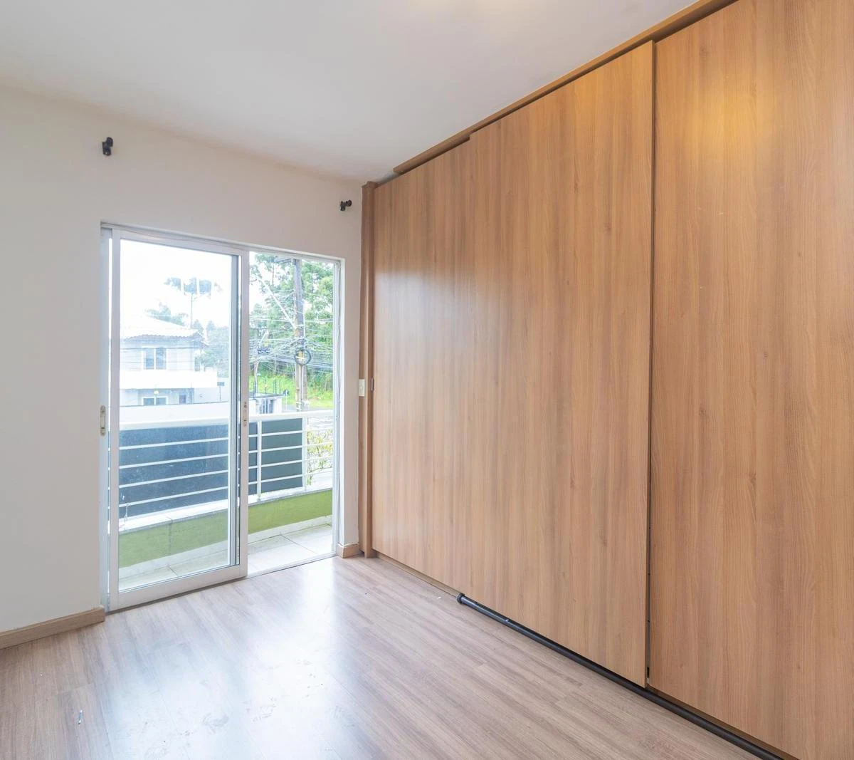 180 m² house with a home office and a bathtub — photo 12