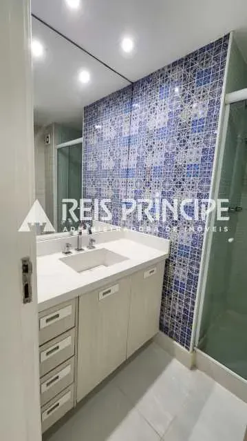Apartment with 4 bedrooms and a gas-stove kitchen — photo 10