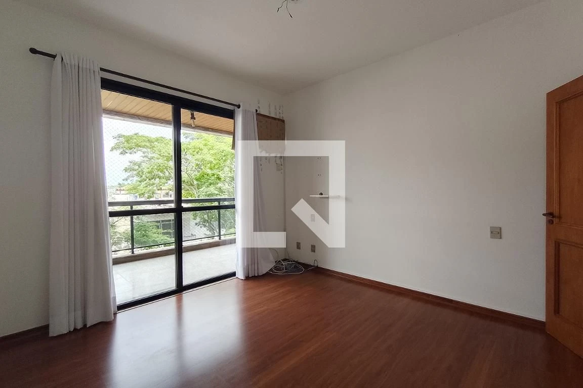 4-bedroom apartment with a water view in Rio de Janeiro — photo 3
