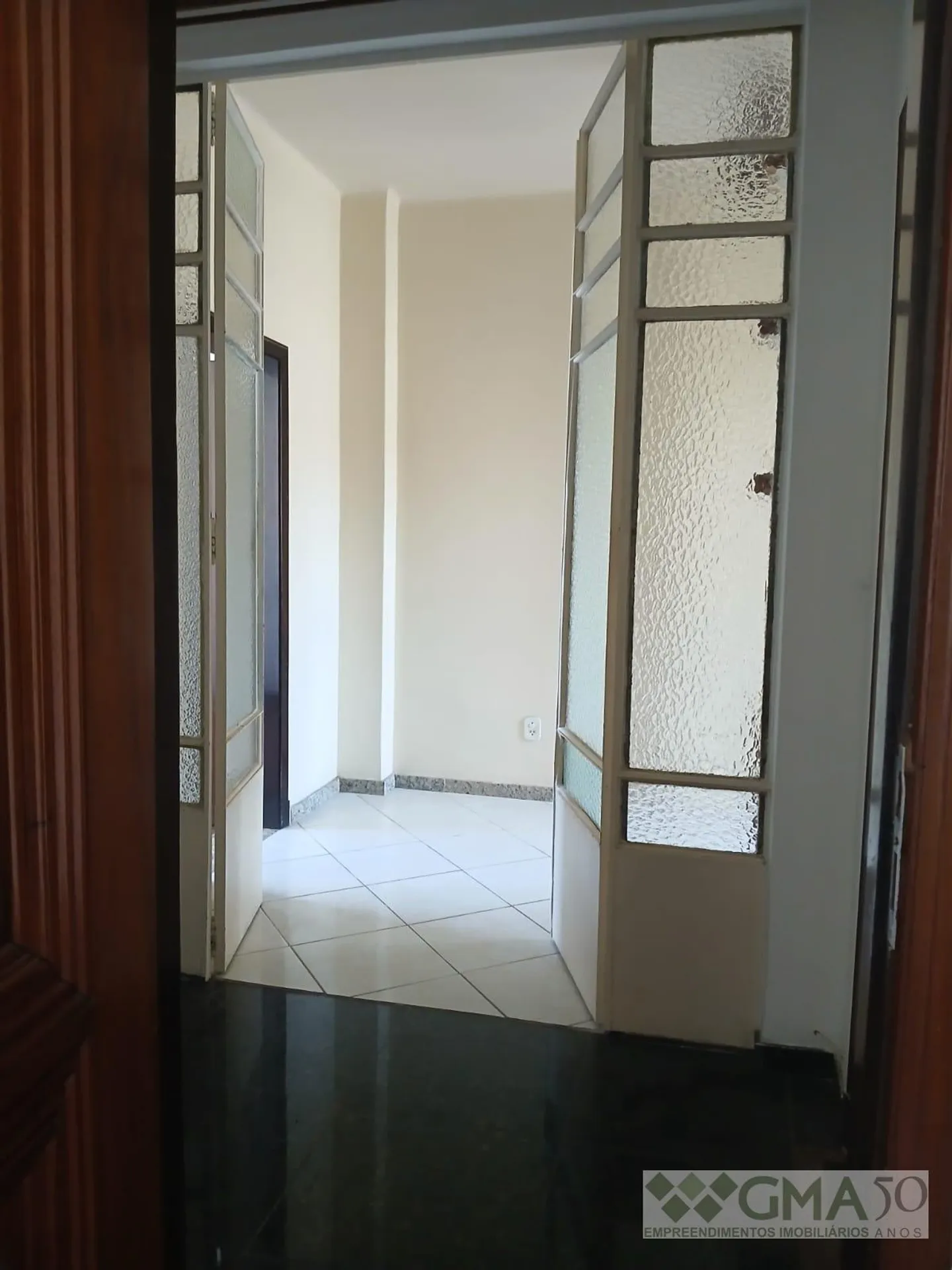 Floor-to-ceiling windows in a 5-bedroom apartment, 165 m² — photo 30