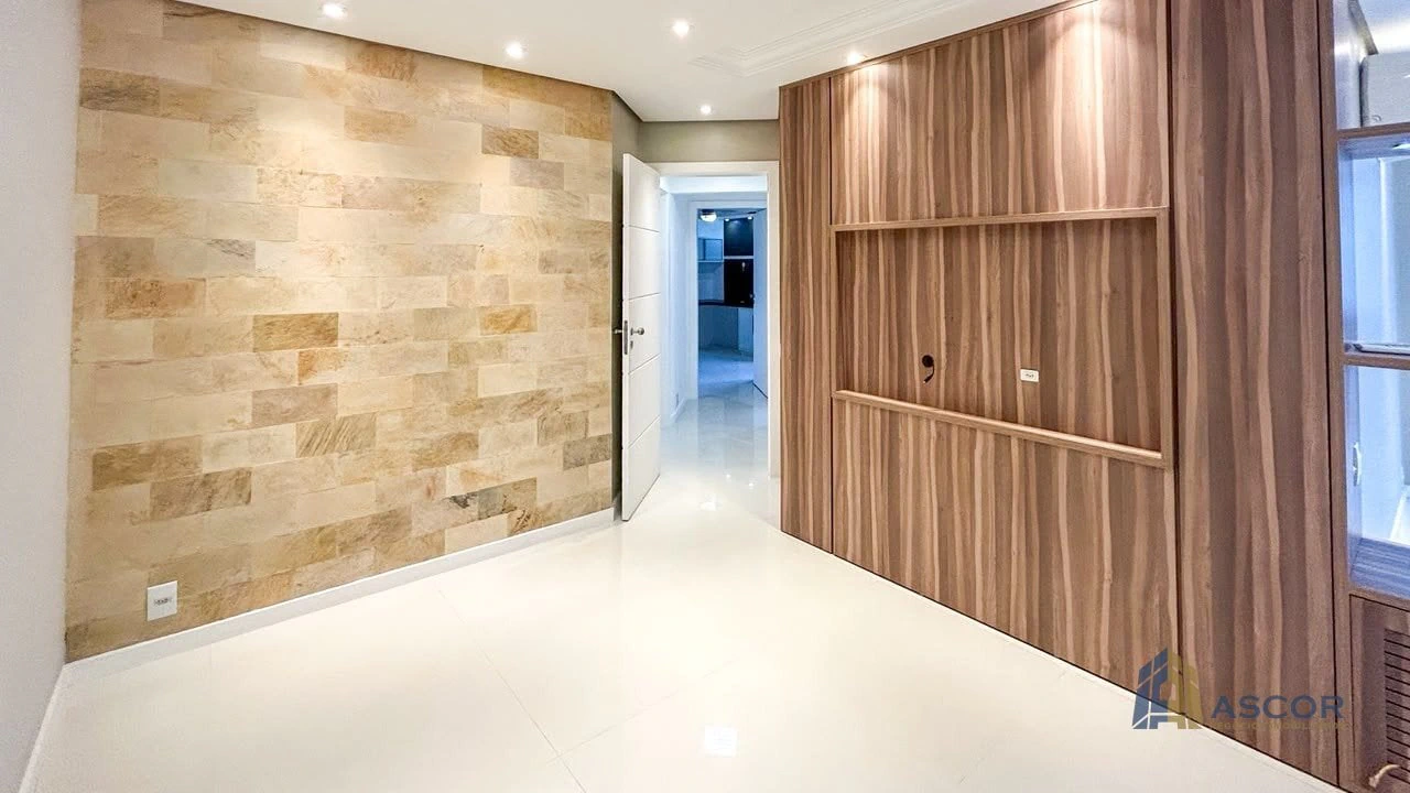 3-bedroom apartment with a bathtub in Florianópolis — photo 4
