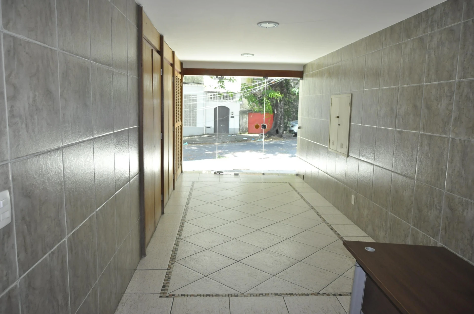 Apartamento mobiliado com 2 quartos e varanda privativa — photo 30