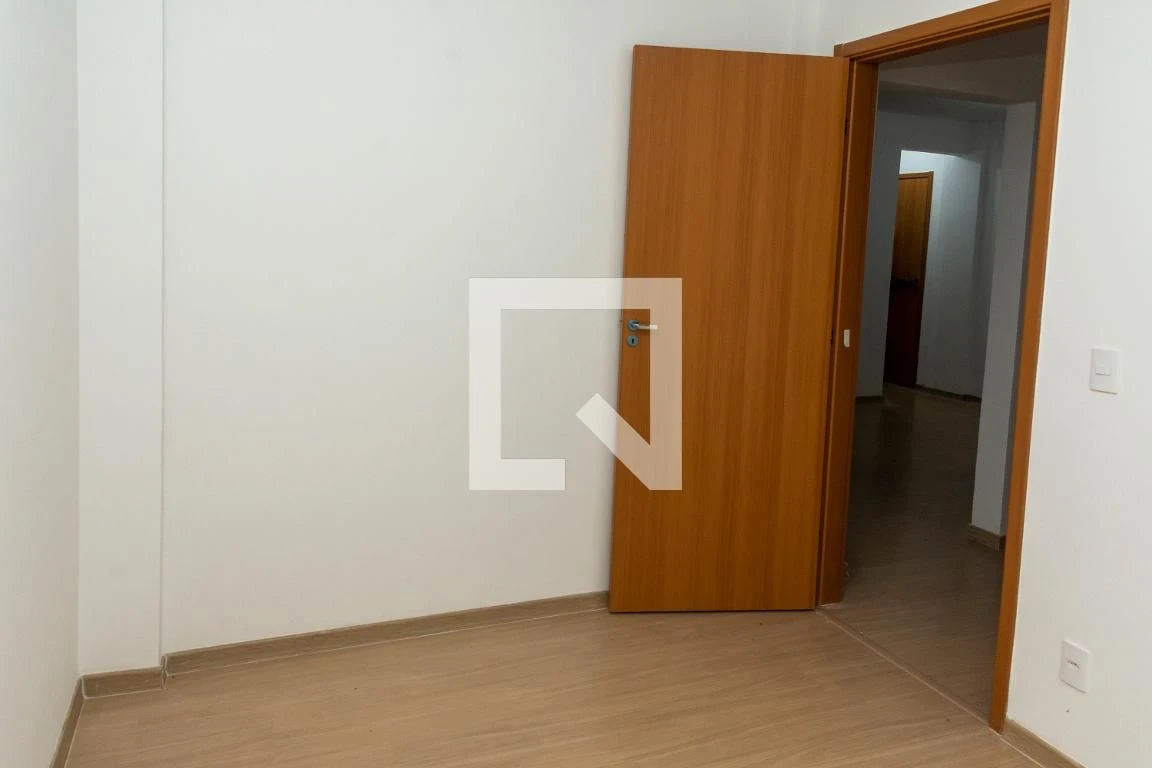 2-bedroom apartment in a building with a gym — photo 17