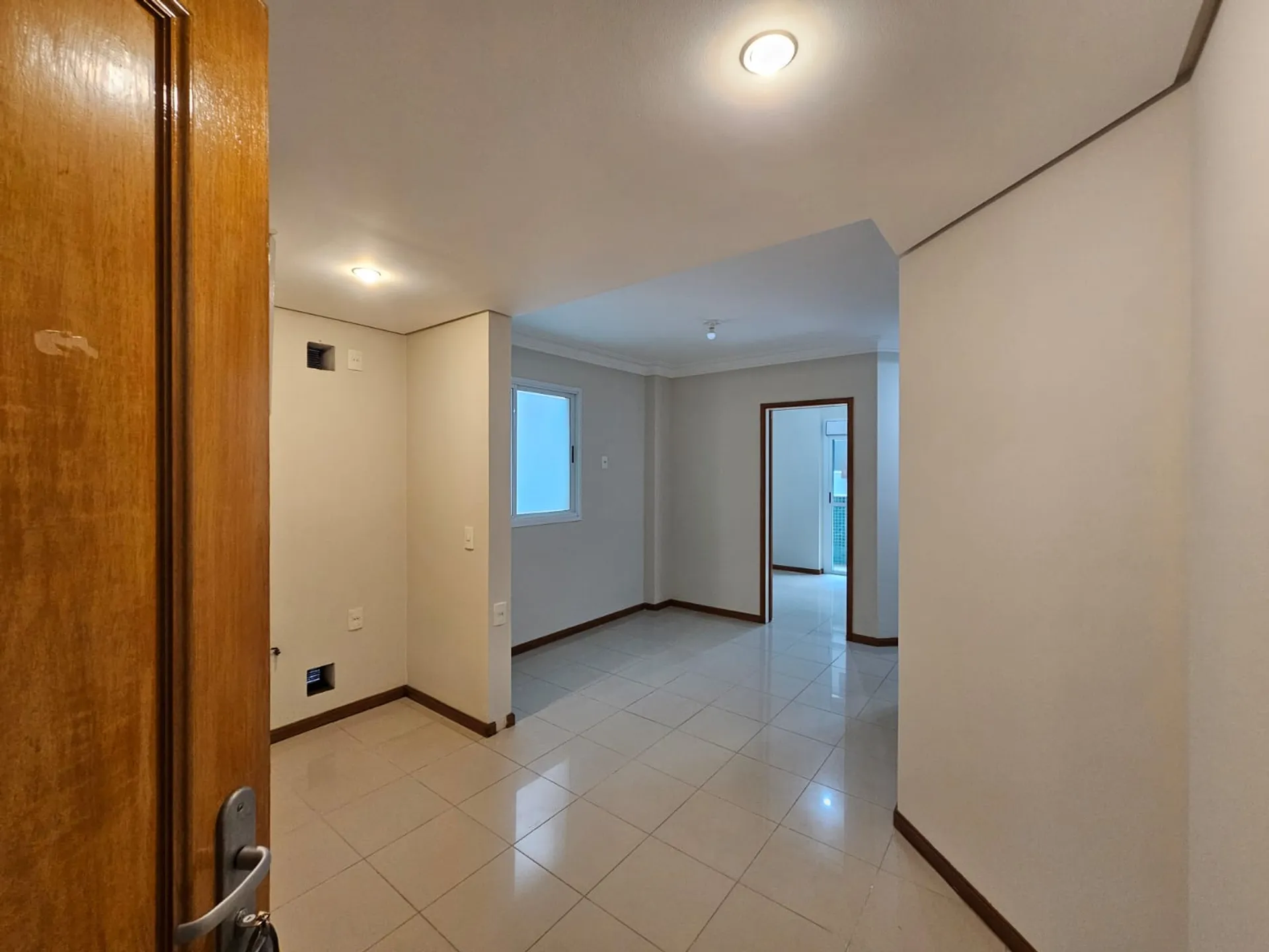 68 m² apartment with 1 bedroom and a balcony — photo 3