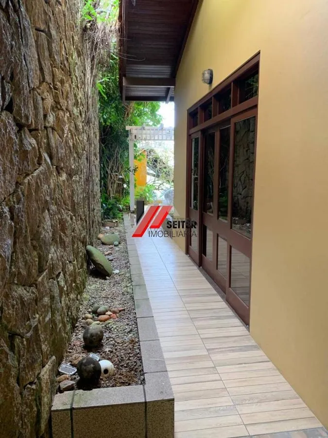 4-bedroom rental house with 410 m² and 6 parking — photo 12