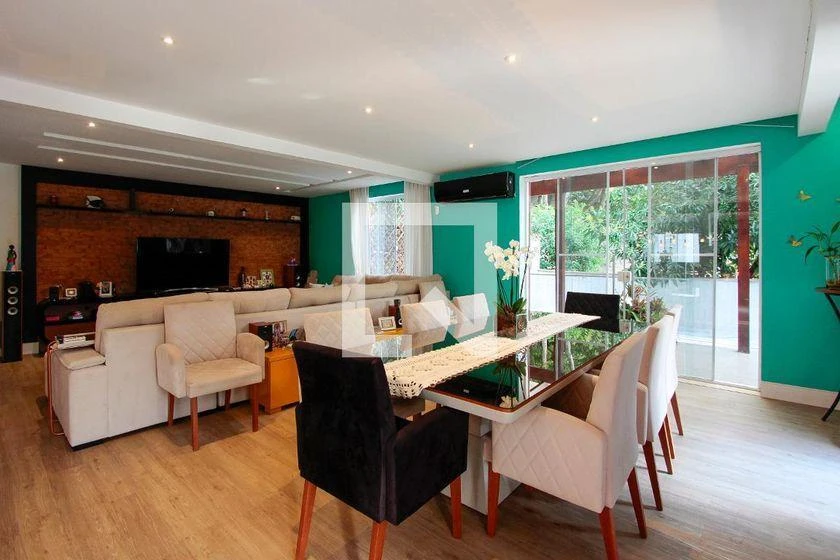 Furnished house with 4 bedrooms and an open-plan kitchen — photo 24