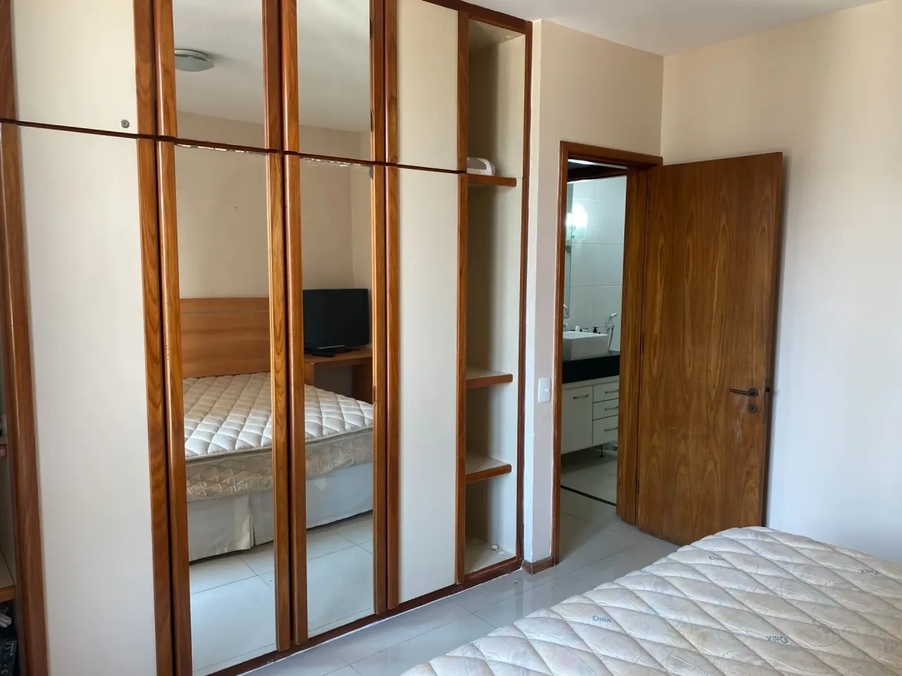 Furnished 1-bedroom apartment with city and water view — photo 13