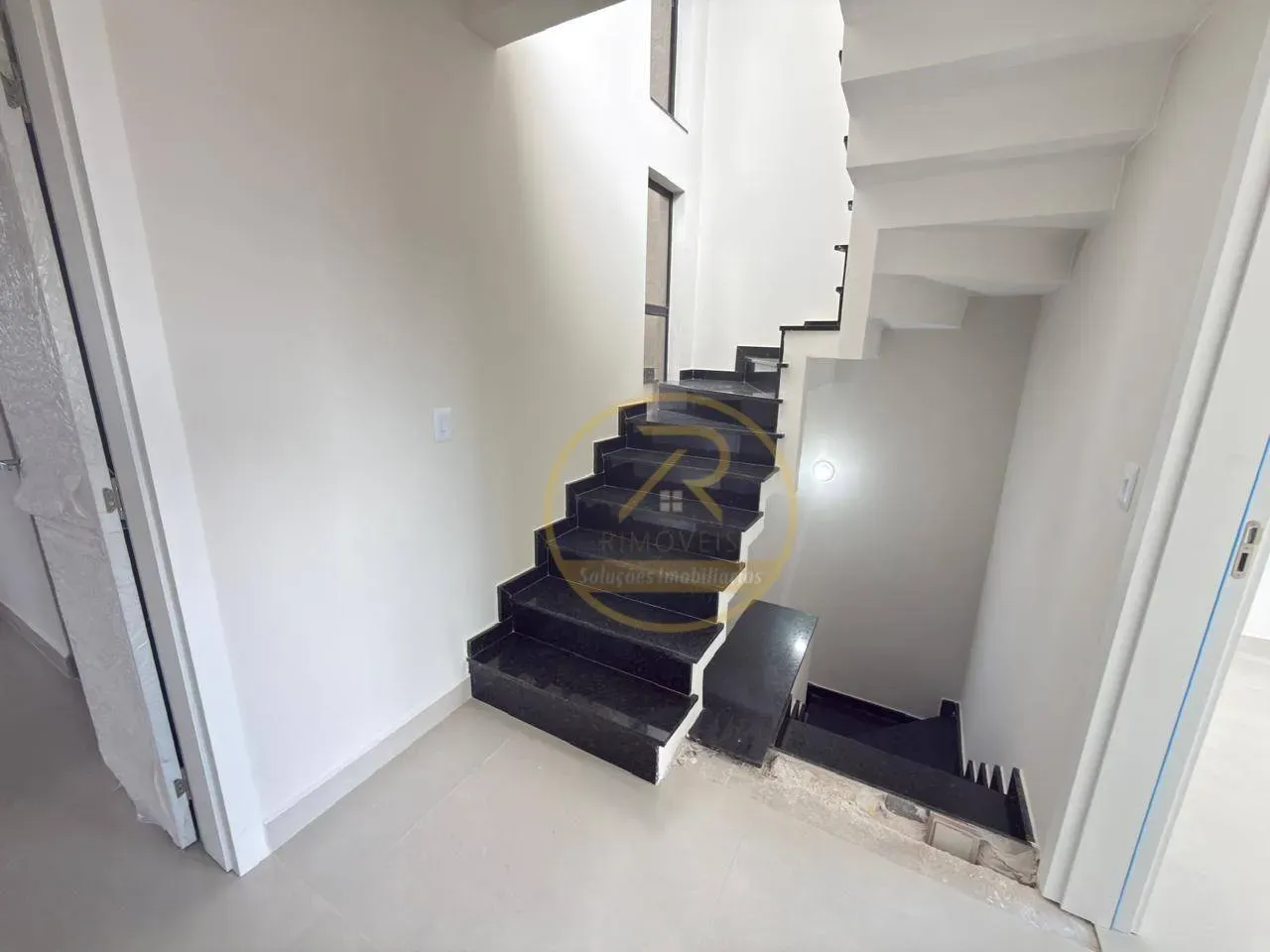House 100 m² with 3 bedrooms and 2 parking spots — photo 20