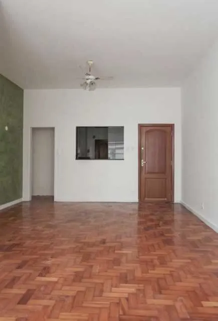 3-bedroom apartment with closed kitchen and laundry area — photo 6