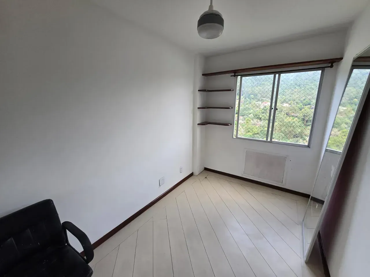 Apartamento de 2 quartos com cozinha fechada e 60 m² — photo 13