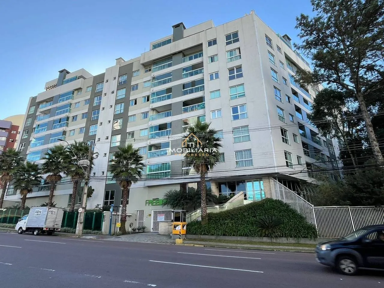 2-bedroom apartment with 3 bathrooms and 99 m²