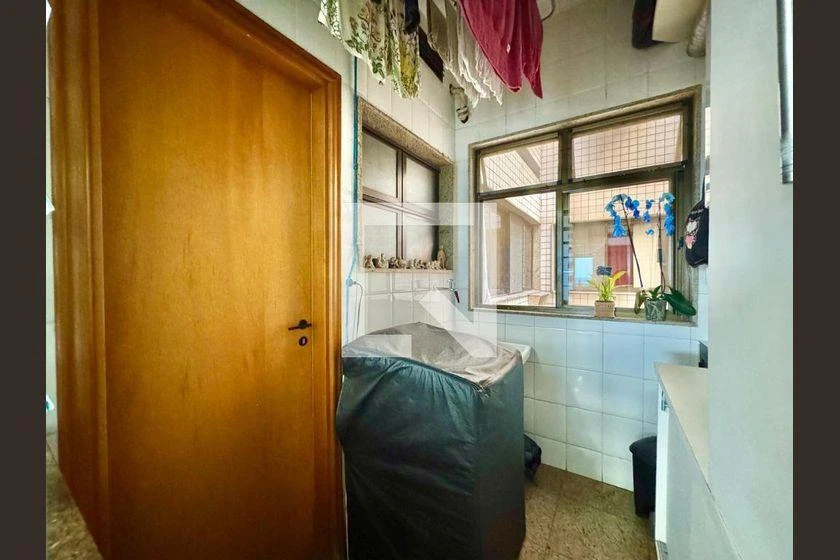 Furnished 4-bedroom apartment with 202 m² and 3 parking spots