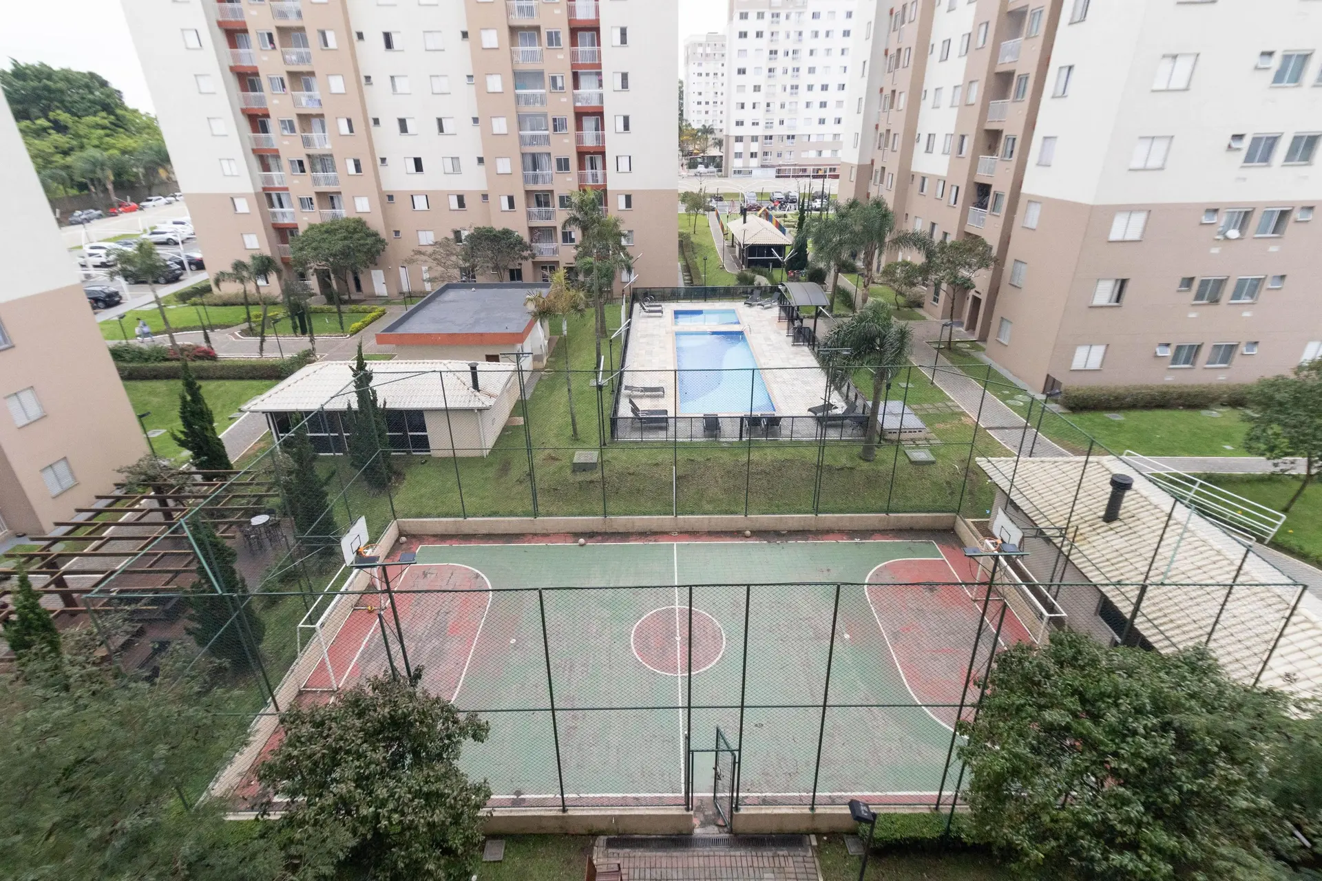 2-bedroom apartment with a home office in Curitiba — photo 19