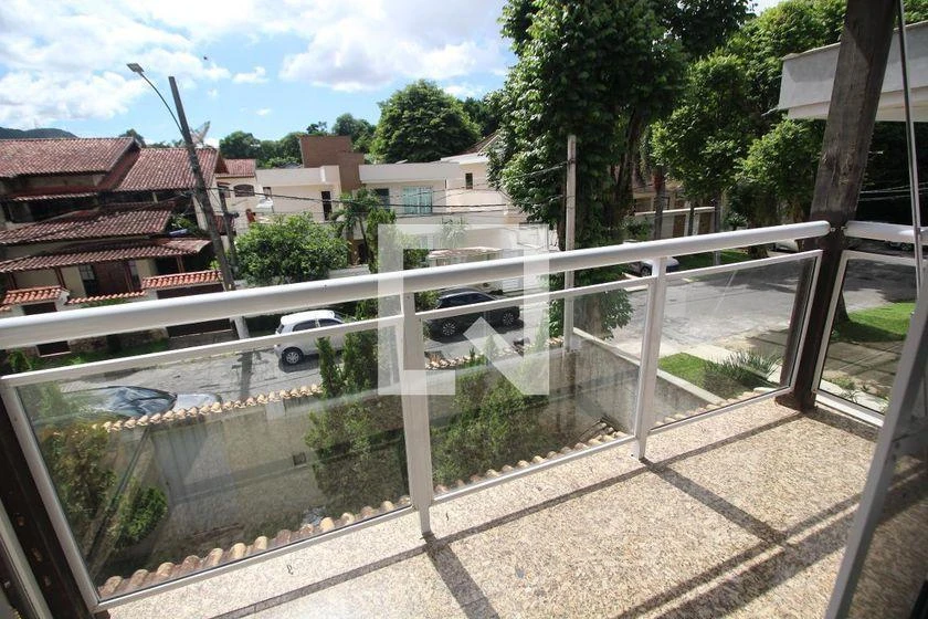 6-bedroom house with 4 en-suite suites and 600 m² — photo 15